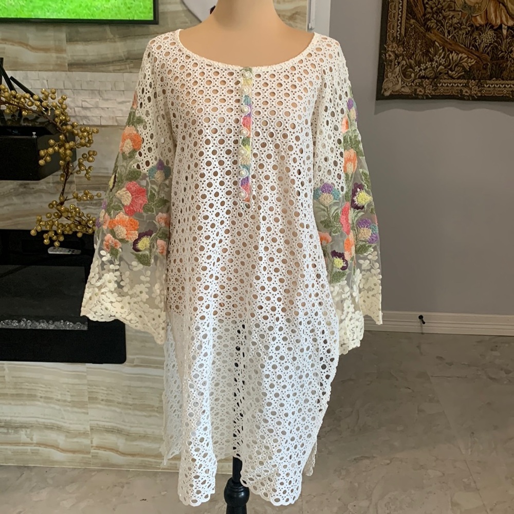 Khuda Baksh Hand‎ Embroidered Tunic Top. Size L
